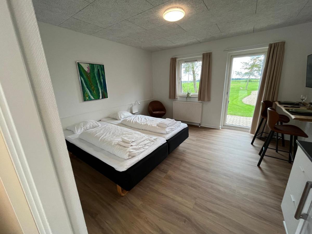 Go-Sleep Bredehus Aparthotel Bredsten  Exteriör bild