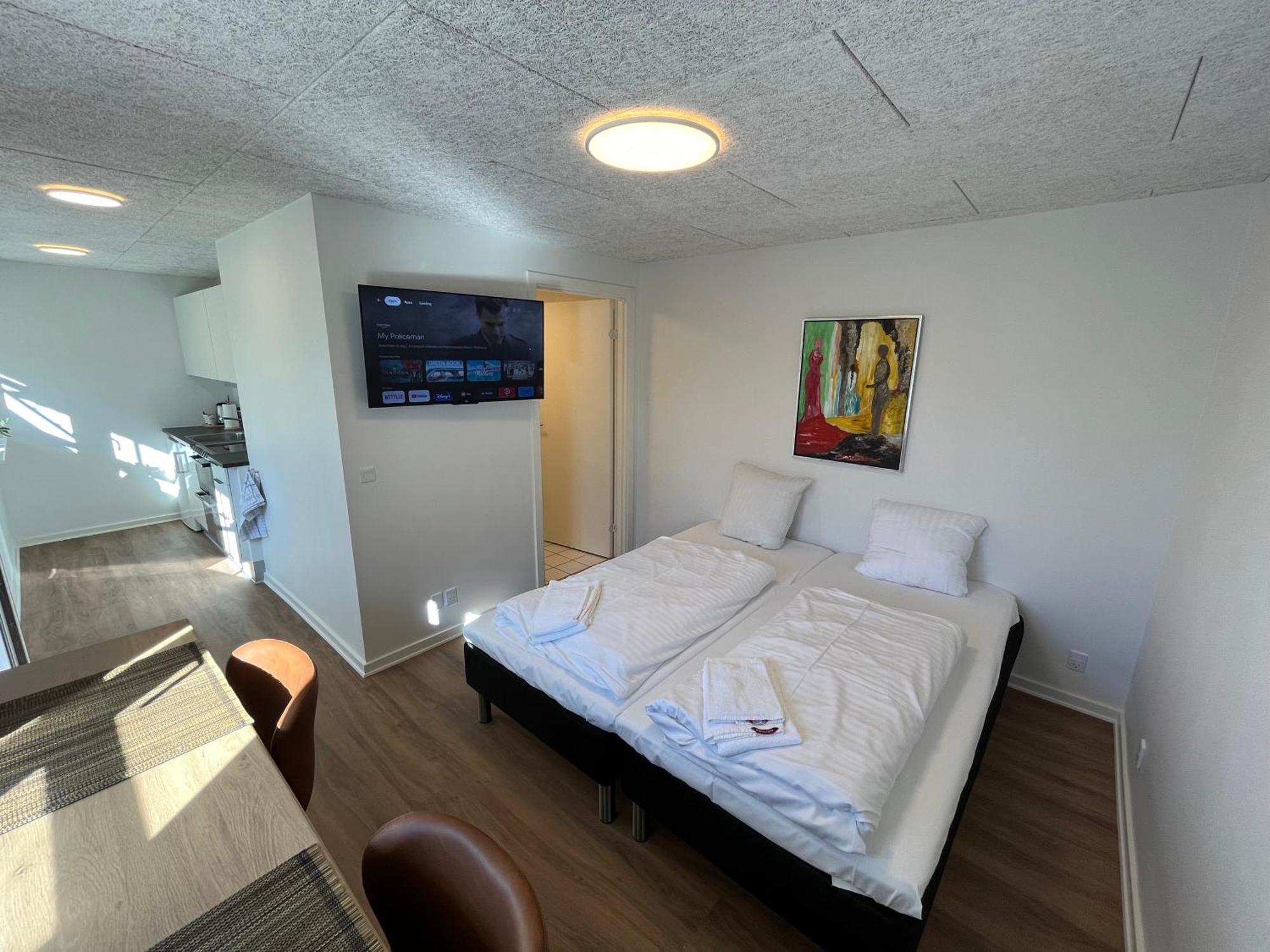 Go-Sleep Bredehus Aparthotel Bredsten  Exteriör bild