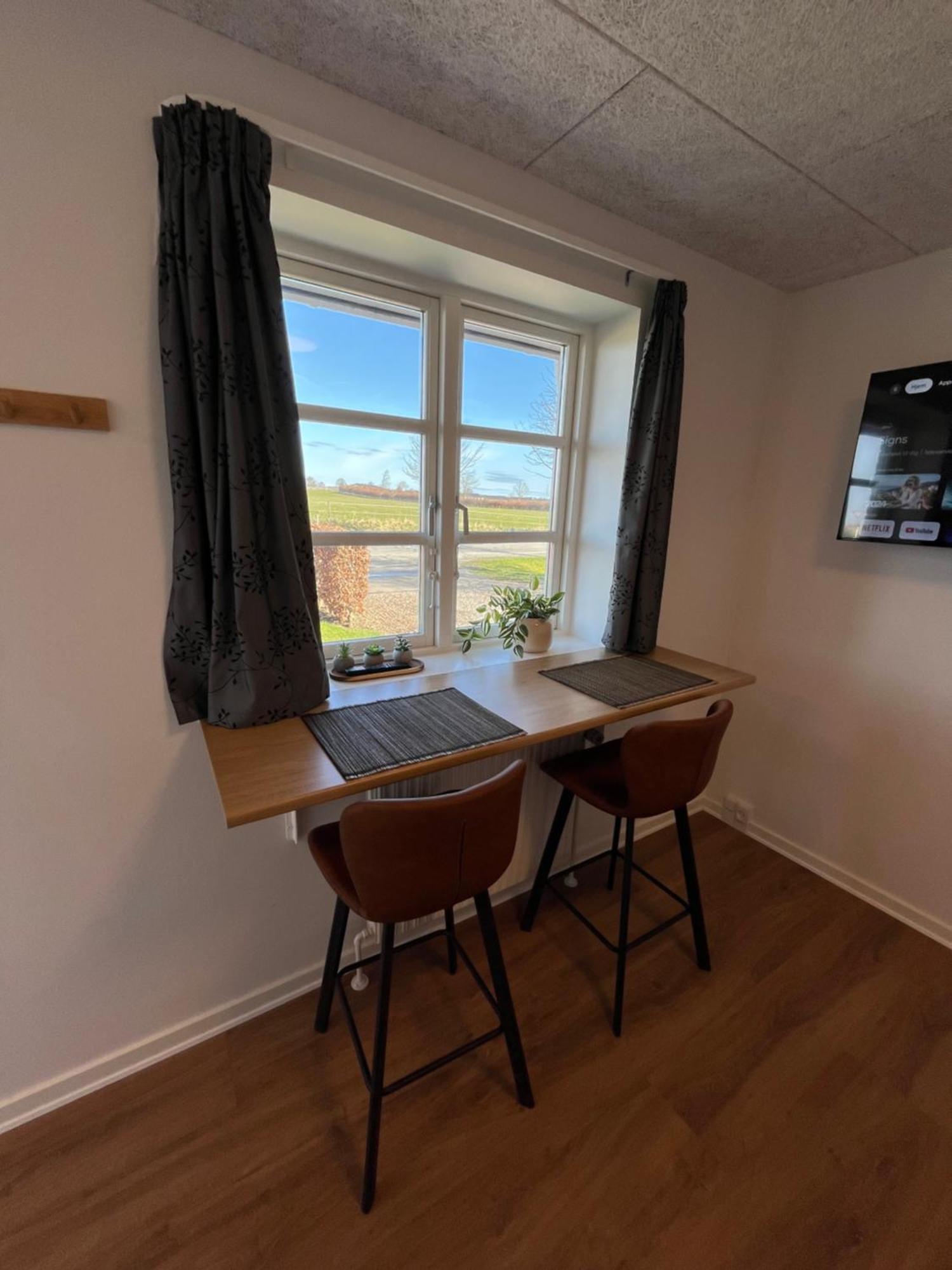 Go-Sleep Bredehus Aparthotel Bredsten  Exteriör bild