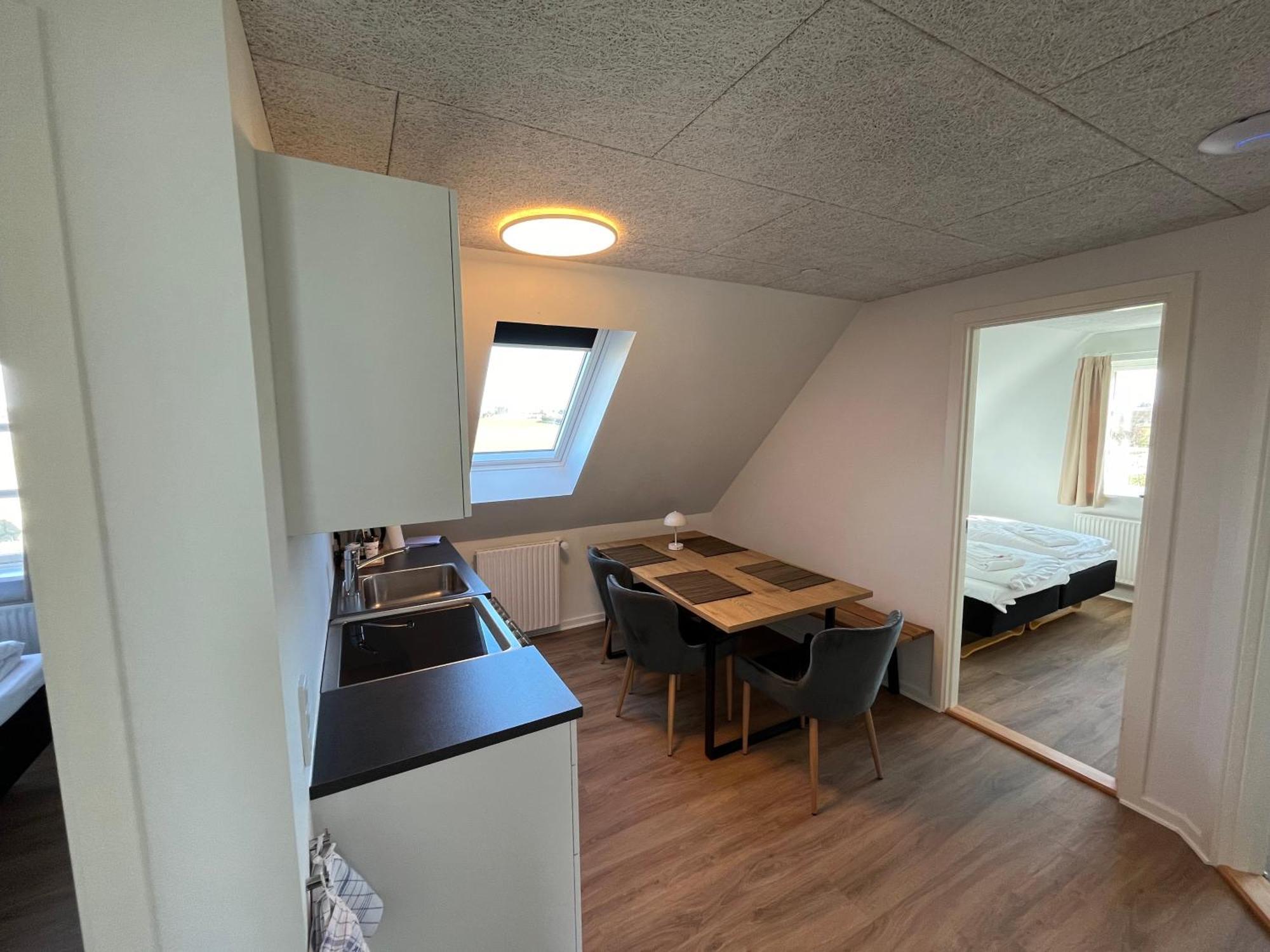 Go-Sleep Bredehus Aparthotel Bredsten  Exteriör bild