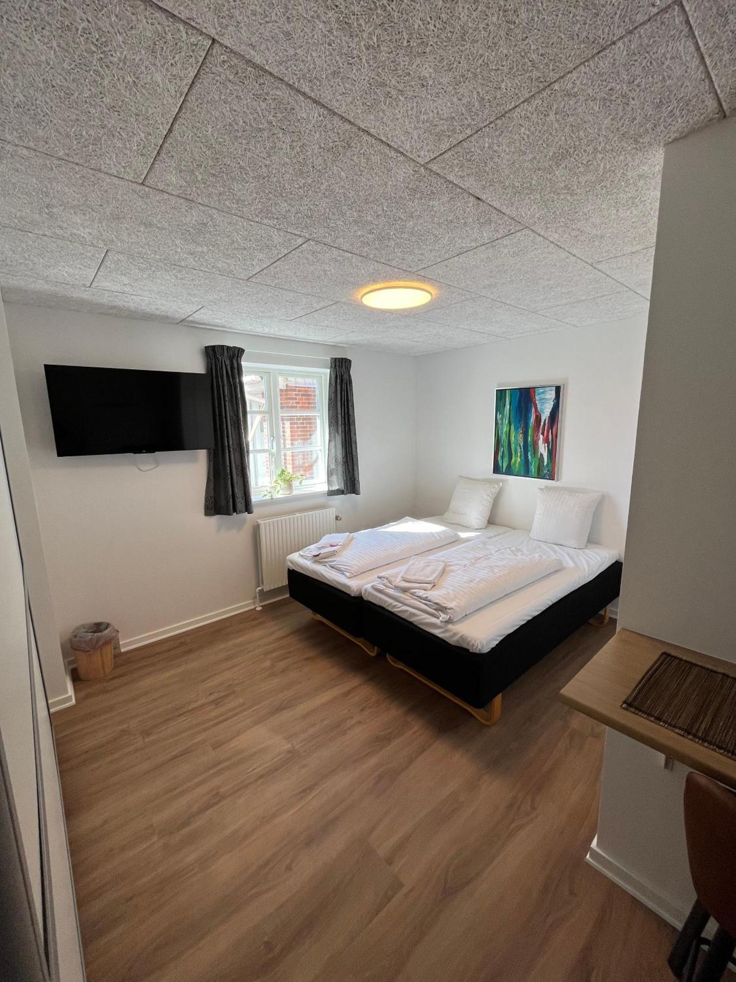 Go-Sleep Bredehus Aparthotel Bredsten  Exteriör bild