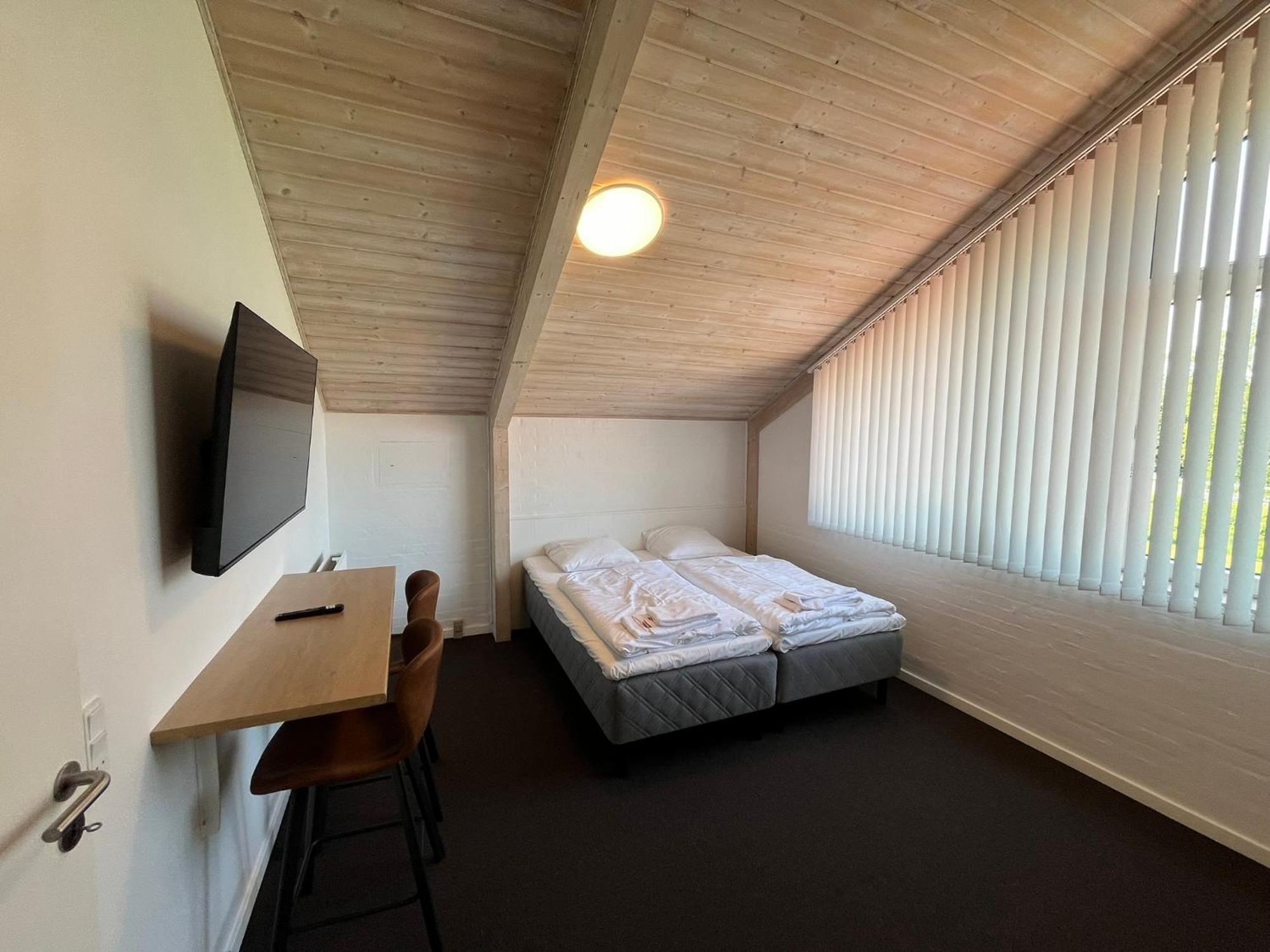 Go-Sleep Bredehus Aparthotel Bredsten  Exteriör bild